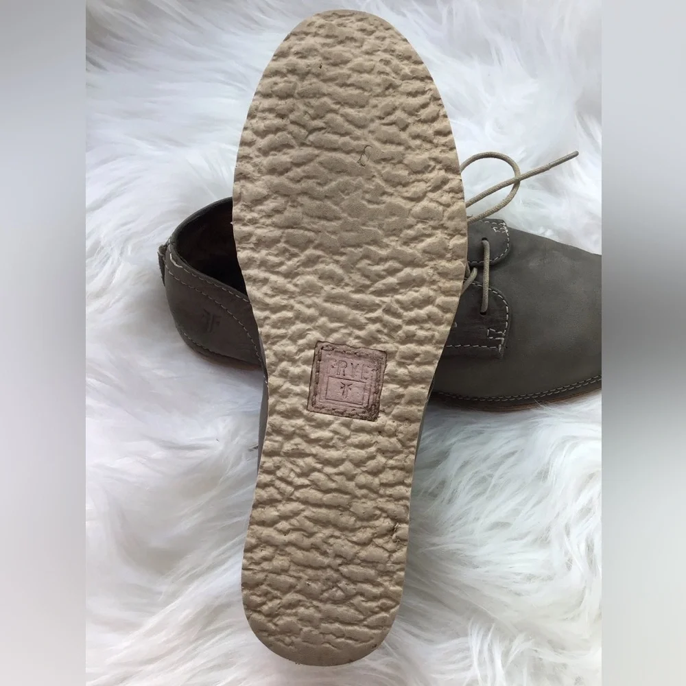 Frye chic effortlessly